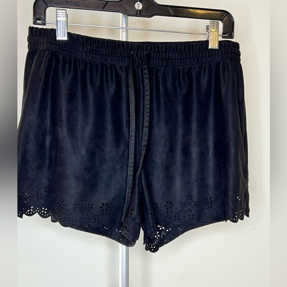 Garage faux suede black eyelet design elastic waist lightweight shorts Large EUC - Picture 4 of 8